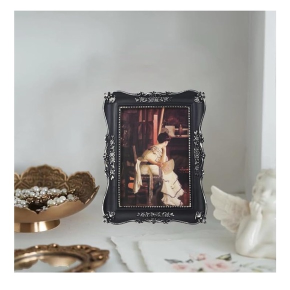 2 Antique Style Picture Frames for 2.5 x 3.5 Photos (NIB) - Picture 7 of 11